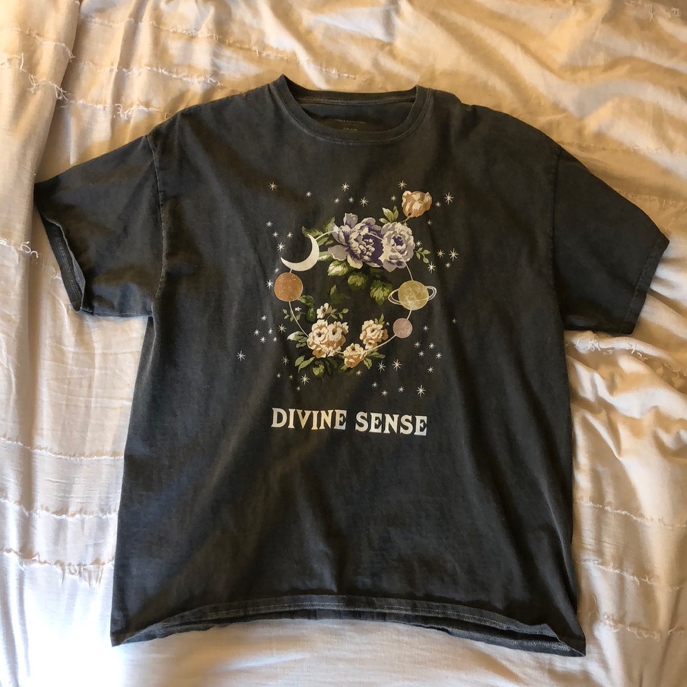 UO Oversized Distressed t-shirt